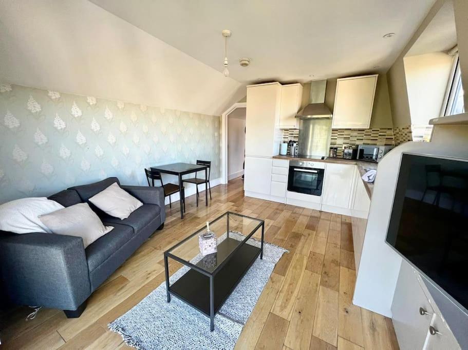 Lovely Two Bed Flat Londyn Zewnętrze zdjęcie