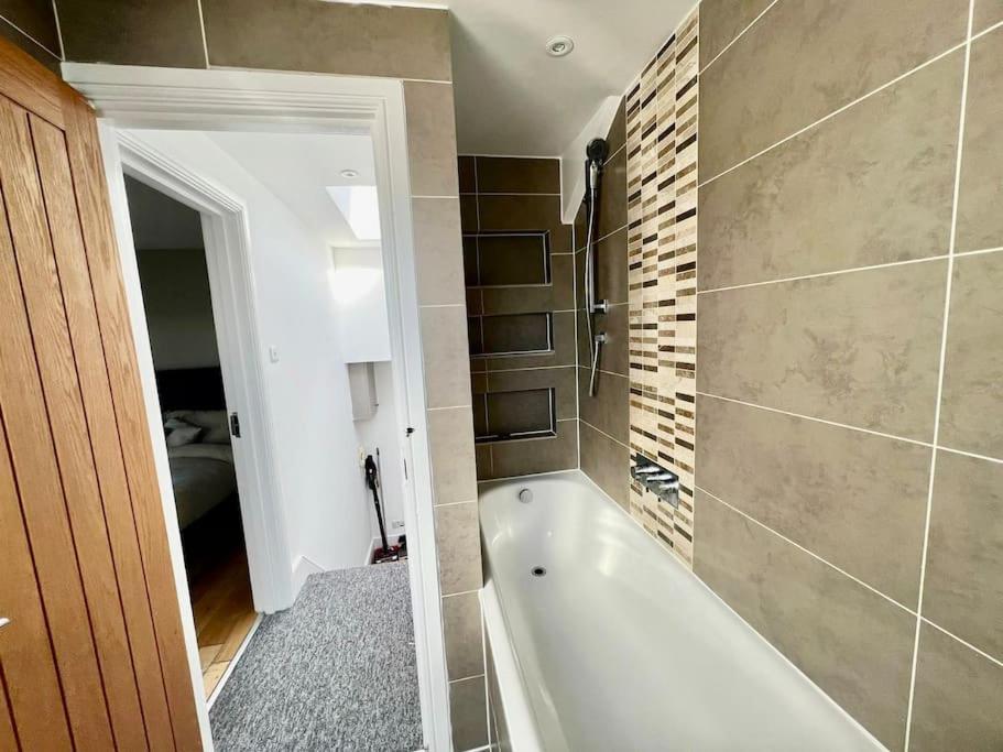 Lovely Two Bed Flat Londyn Zewnętrze zdjęcie