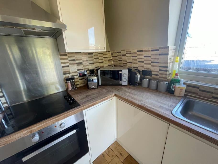Lovely Two Bed Flat Londyn Zewnętrze zdjęcie